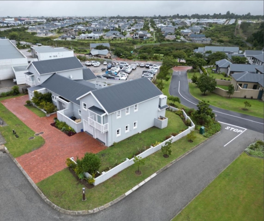 3 Bedroom Property for Sale in Kraaibosch Western Cape